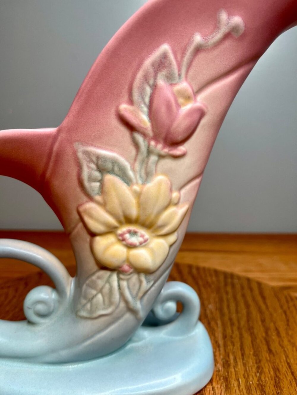 Hull Pink/Blue Floral Cornucopia Vase 8 1/2" USA-19 Matte Art Pottery - Picture 5 of 11